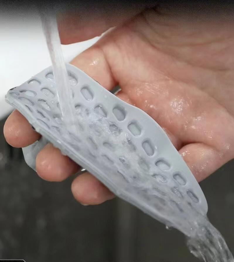 Breathable anti-slip gym palm protectors for pull-ups and CrossFit training to prevent hand fatigue.